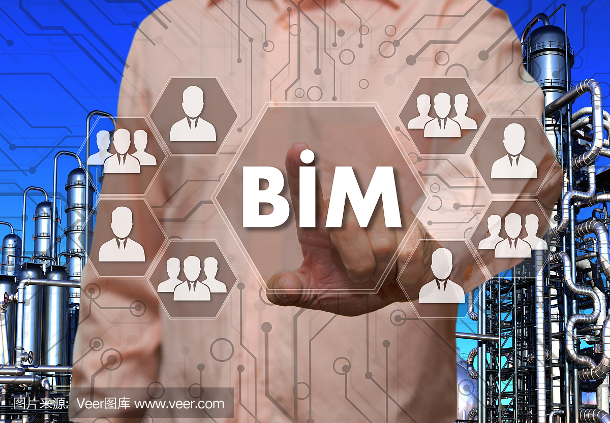 一位上了年纪的商人在触摸屏上选择了具有行业背景的建筑信息模型,BIM。